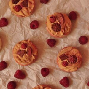 Дизайнерське мило  “Raspberry Pie”, з ароматом малинового пирога і заварного крему, кругле